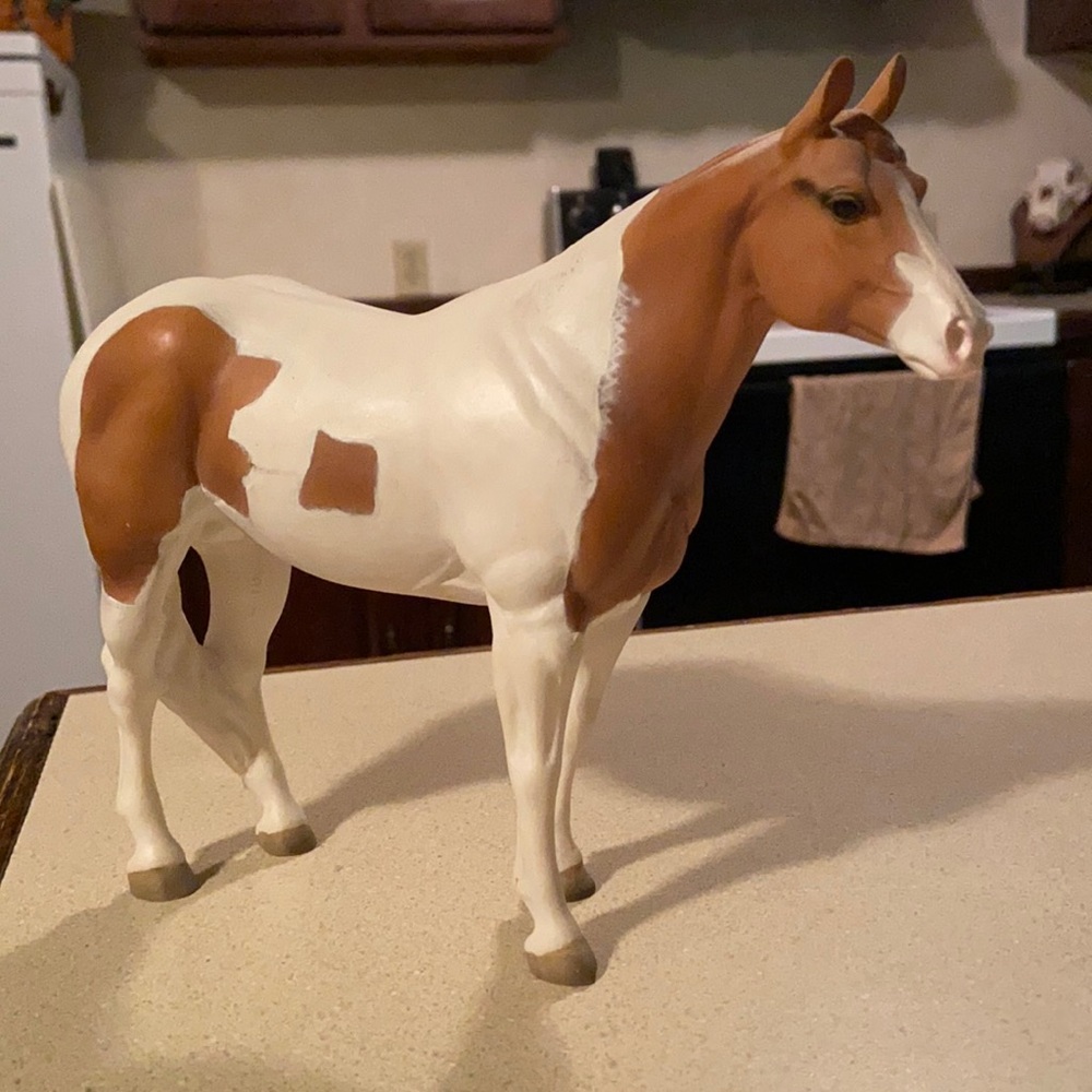BEAUTIFUL ceramic Horse
